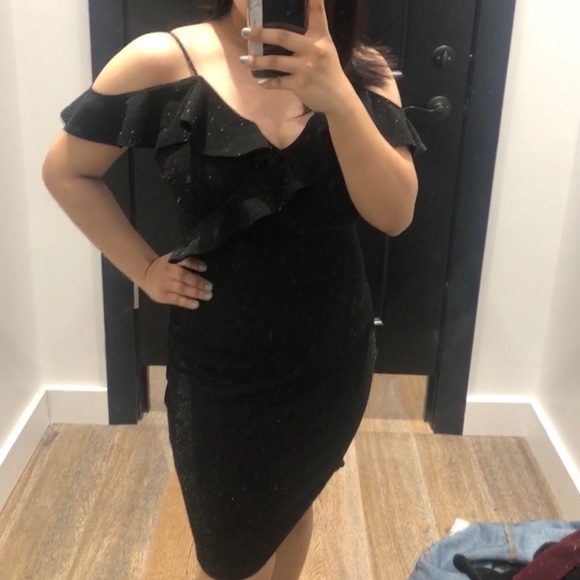 Formal dress - Picture 4 of 4